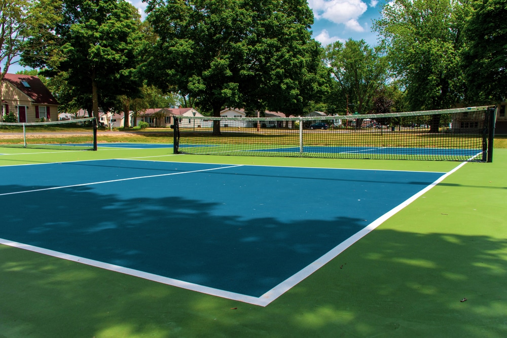 convert a tennis court into a pickleball court